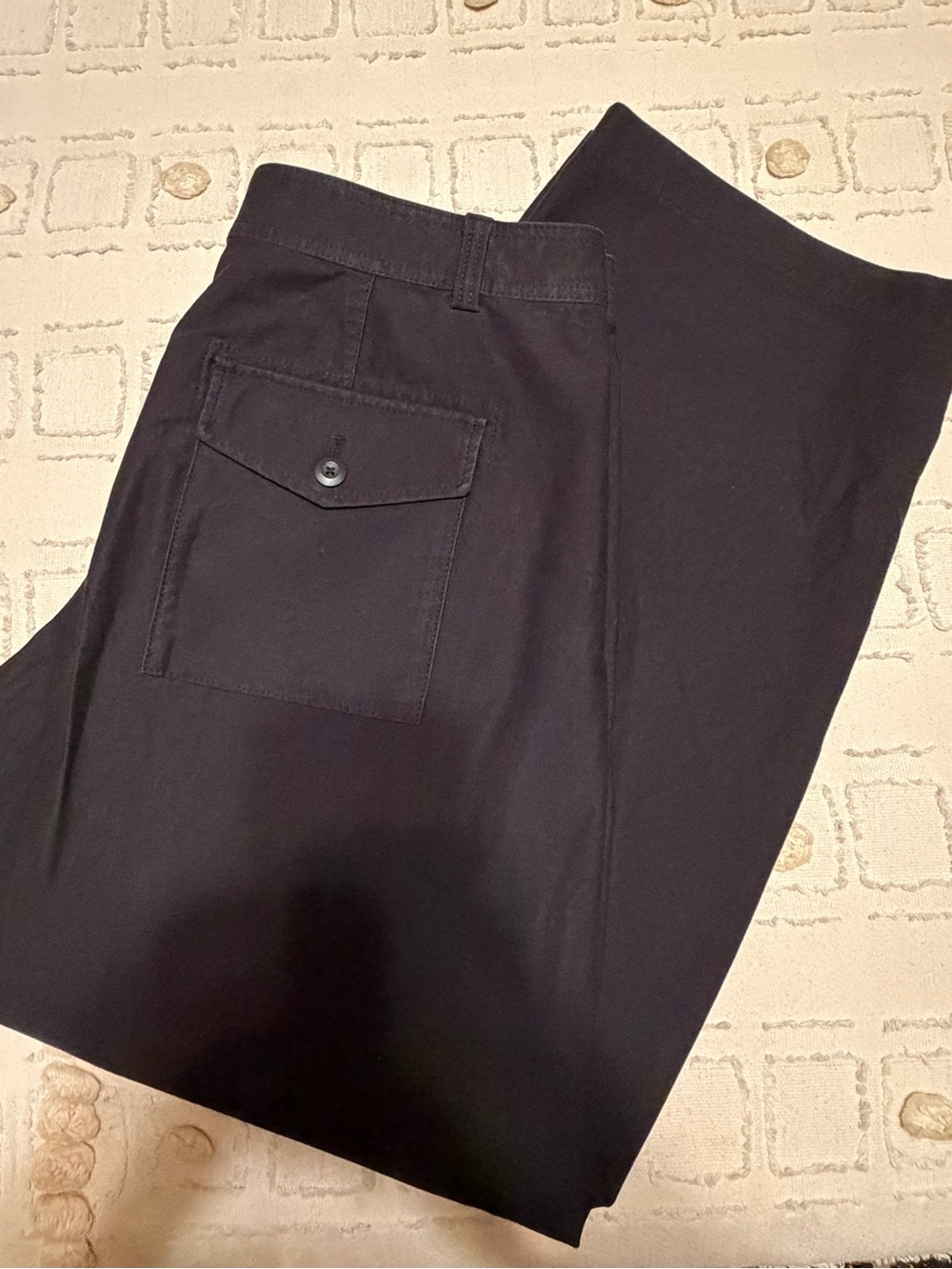 Uniqlo barrel Pants in Black - Picture 2 of 2